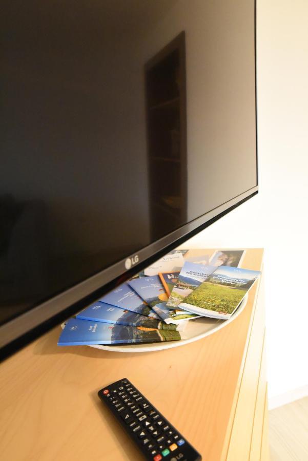 80 M2 Haushaelfte, 3 Zimmer, Parkplaetze, Bis 6 Pers Appartement Wängle Buitenkant foto