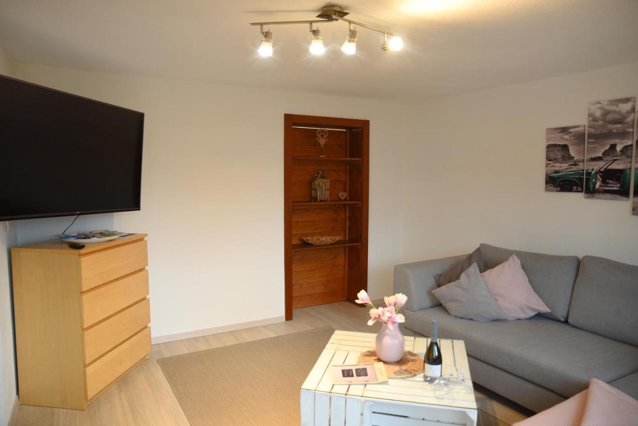 80 M2 Haushaelfte, 3 Zimmer, Parkplaetze, Bis 6 Pers Appartement Wängle Buitenkant foto