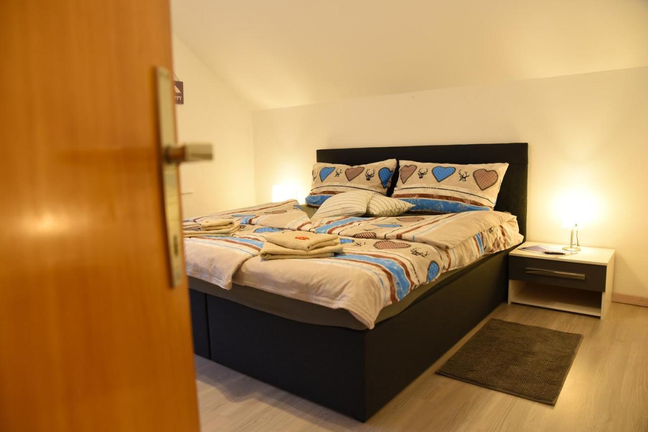 80 M2 Haushaelfte, 3 Zimmer, Parkplaetze, Bis 6 Pers Appartement Wängle Buitenkant foto