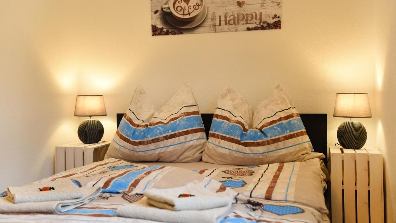 80 M2 Haushaelfte, 3 Zimmer, Parkplaetze, Bis 6 Pers Appartement Wängle Buitenkant foto