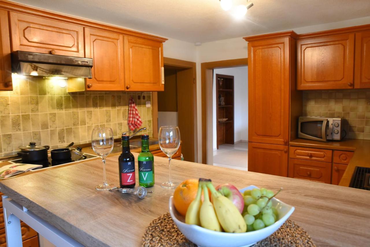 80 M2 Haushaelfte, 3 Zimmer, Parkplaetze, Bis 6 Pers Appartement Wängle Buitenkant foto