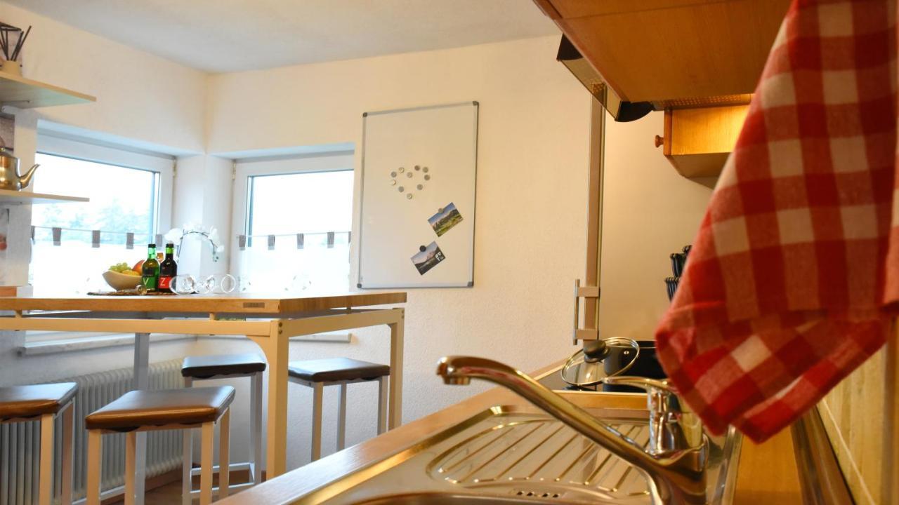 80 M2 Haushaelfte, 3 Zimmer, Parkplaetze, Bis 6 Pers Appartement Wängle Buitenkant foto